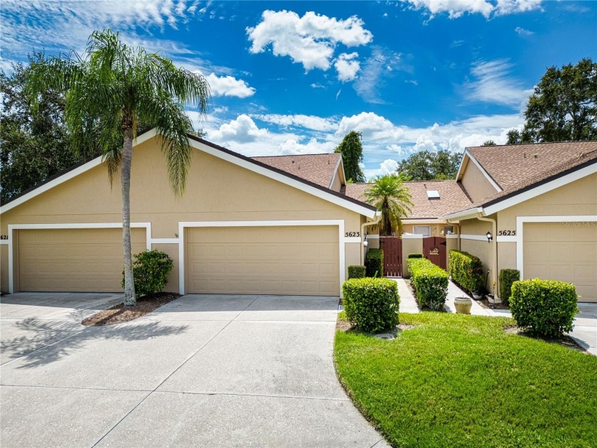 WELCOME to this beautiful, like-new 2-bedroom, 2-bath villa in - Beach Home for sale in Sarasota, Florida on Beachhouse.com