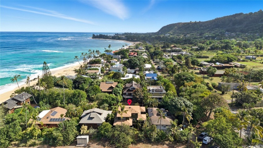 Location, location, location! Beautifully renovated legal duplex - Beach Home for sale in Haleiwa, Hawaii on Beachhouse.com