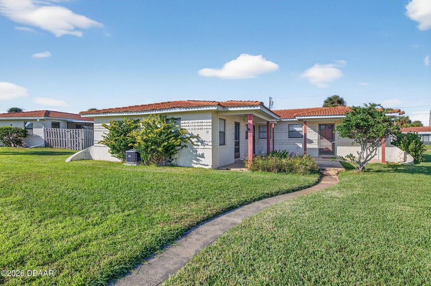 Do not miss your opportunity to own this cute Ormond Beach - Beach Townhome/Townhouse for sale in Ormond Beach, Florida on Beachhouse.com