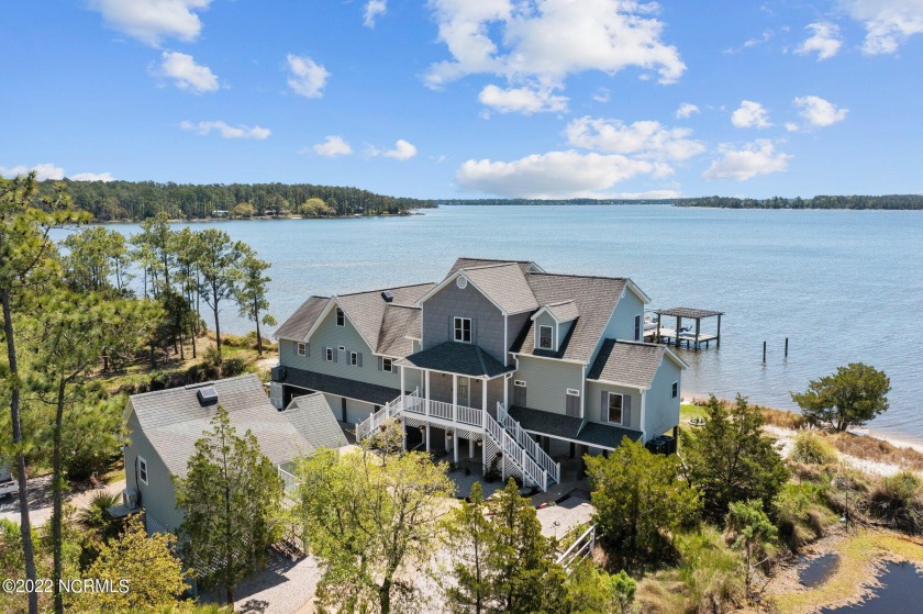 THREE ADDITIONAL BONUS ROOMS in this stunning waterfront home - Beach Home for sale in Beaufort, North Carolina on Beachhouse.com