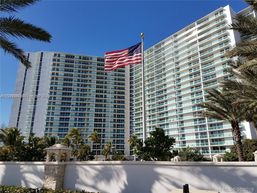PRICE TO SELL QUICK!!!Spacious OVERSIZED 1521 sq ft high-floor - Beach Condo for sale in Sunny Isles Beach, Florida on Beachhouse.com