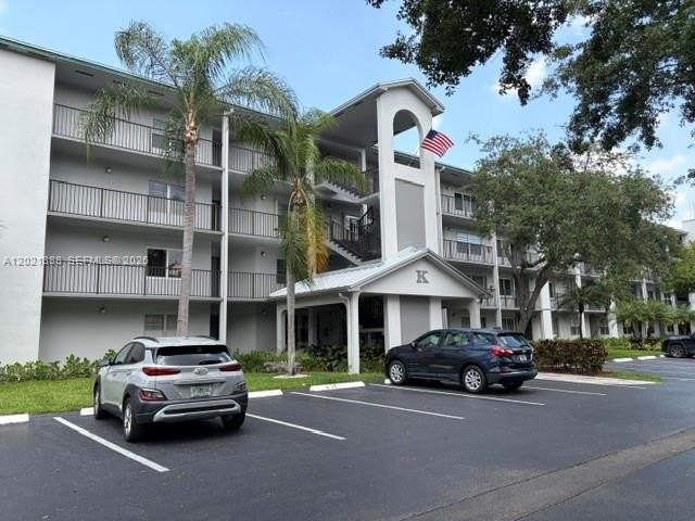This is a great opportunity to own a condominium in Century - Beach Condo for sale in Pembroke Pines, Florida on Beachhouse.com