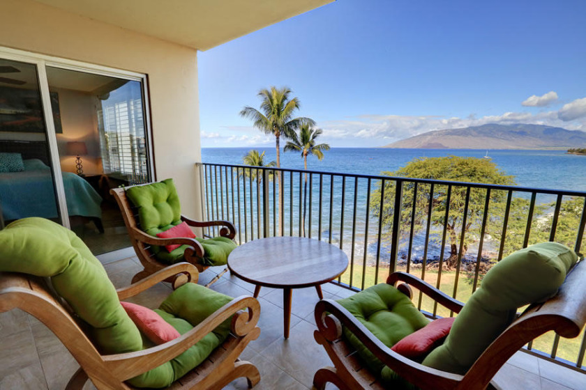 Remodeled Oceanfront Location - Royal Mauian #606 - Beach Vacation Rentals in Kihei, Maui, Hawaii on Beachhouse.com