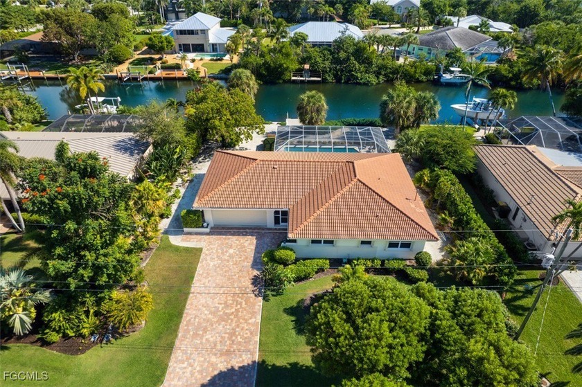 Experience East End island tranquility!! This fully remodeled - Beach Home for sale in Sanibel, Florida on Beachhouse.com