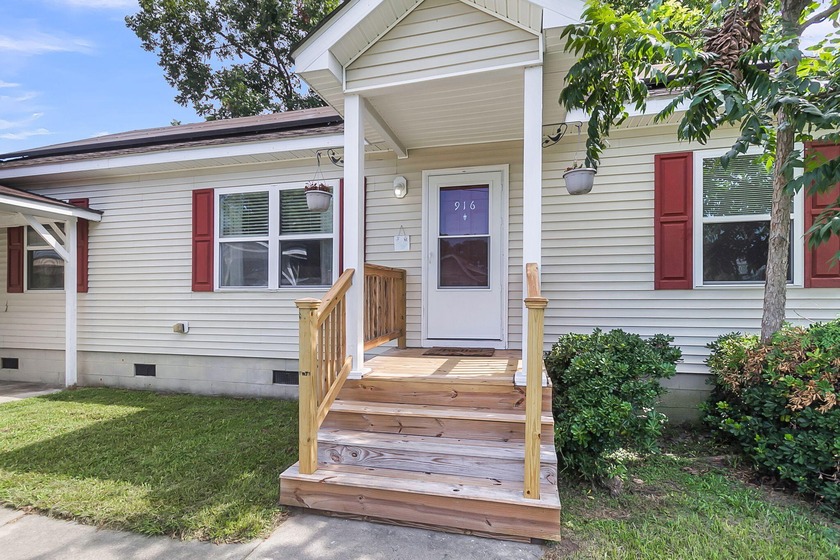 LOCATION, LOCATION, LOCATION! Don't Miss this Opportunity to Own - Beach Home for sale in Charleston, South Carolina on Beachhouse.com