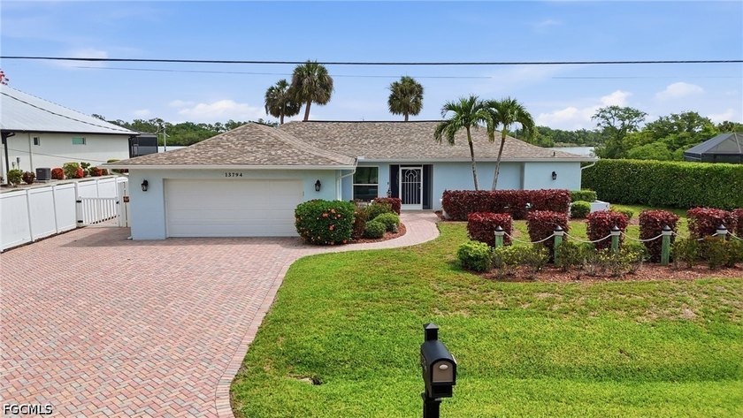 Welcome to your own private slice of paradise on the - Beach Home for sale in Fort Myers, Florida on Beachhouse.com