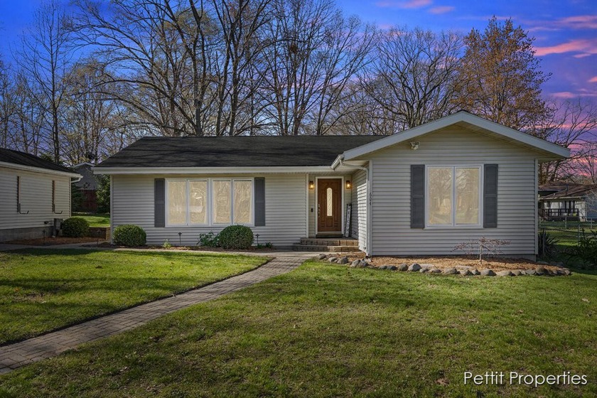 City of Ludington - Enjoy easy living in this updated - Beach Home for sale in Ludington, Michigan on Beachhouse.com