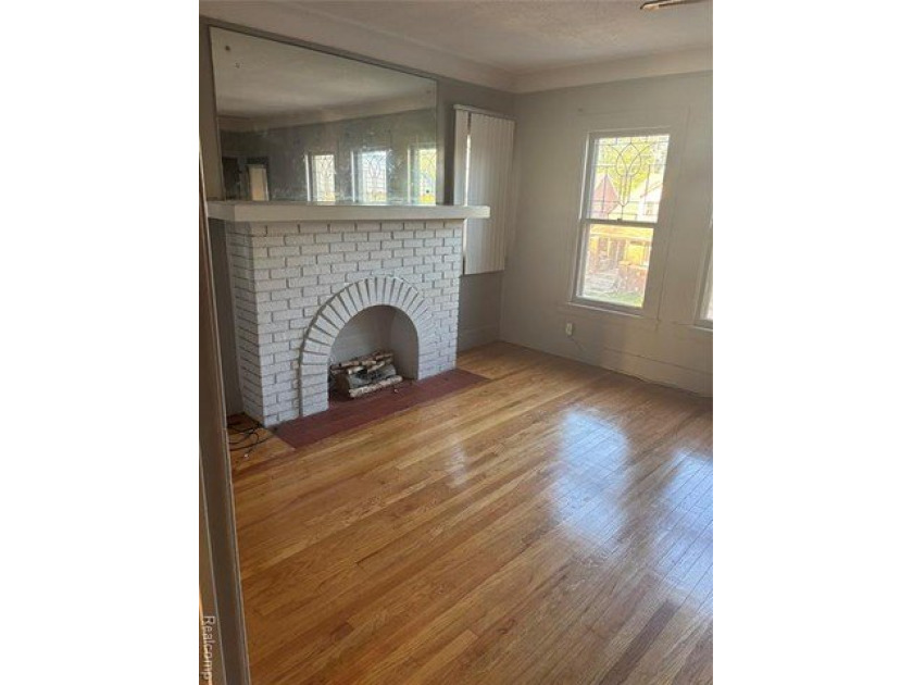 Great time to buy this beautiful muti-unit with 3 bedroom each - Beach Lot for sale in Detroit, Michigan on Beachhouse.com