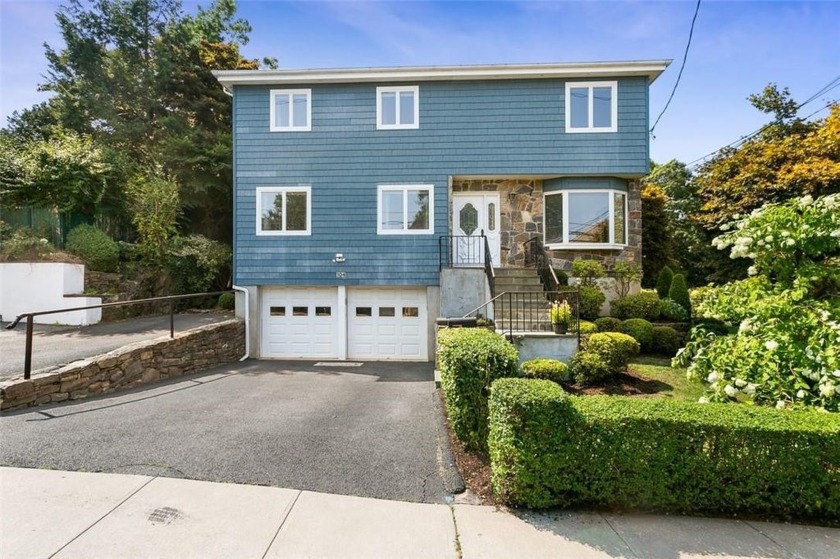 Endless opportunities await with this spacious side-by-side - Beach Townhome/Townhouse for sale in Rye, New York on Beachhouse.com