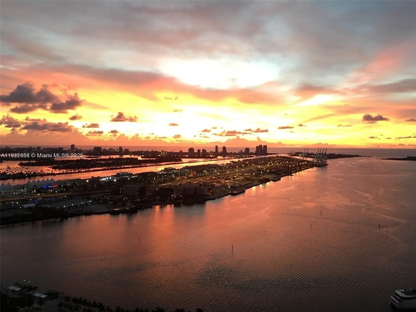 Best view facing Biscayne Bay. Full service building with great - Beach Condo for sale in Miami, Florida on Beachhouse.com
