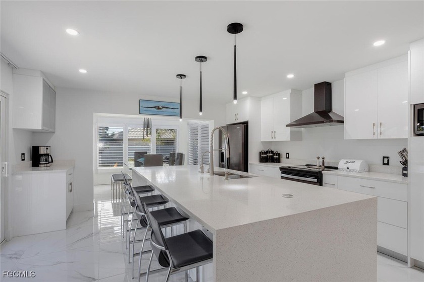 MUST SEE! Bring just your toothbrush and your toughest inspector - Beach Home for sale in Fort Myers, Florida on Beachhouse.com