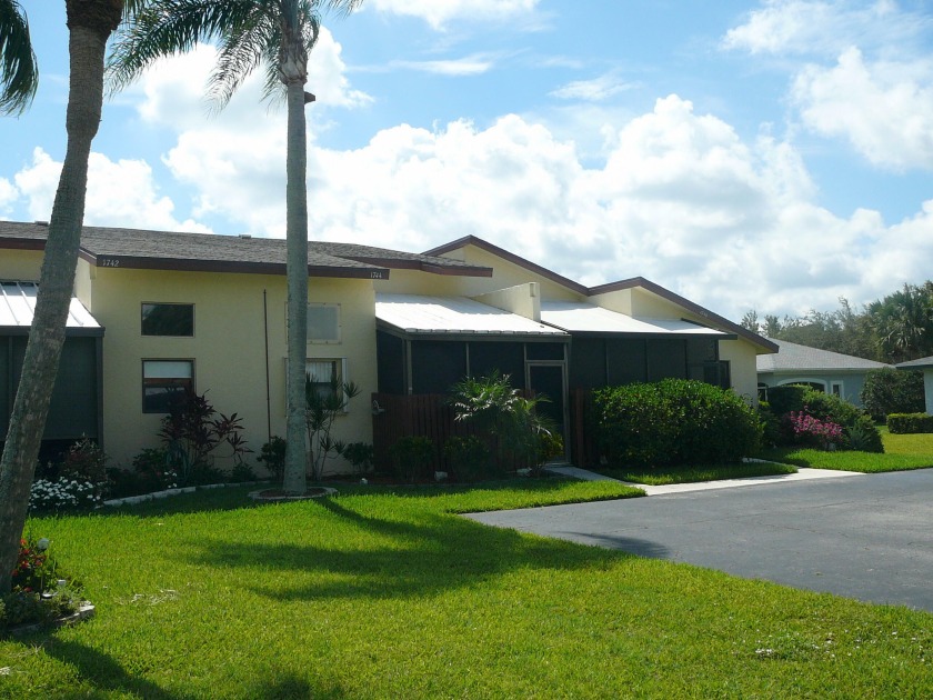 OWNER FINANCING NOW AVAILABLE! MOVE RIGHT IN TO THIS FULLY - Beach Condo for sale in Fort Pierce, Florida on Beachhouse.com