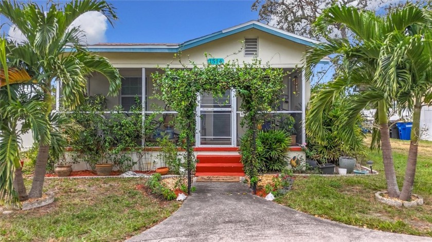 Charming cottage plus separate studio apartment 2 blocks from - Beach Townhome/Townhouse for sale in Clearwater, Florida on Beachhouse.com