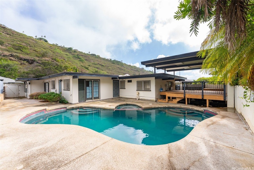 Location, lifestyle, and potential all come together in this - Beach Home for sale in Honolulu, Hawaii on Beachhouse.com