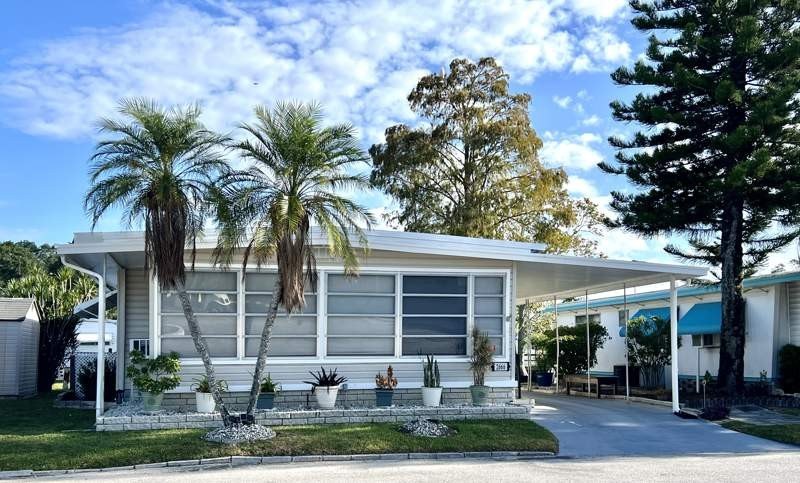 This two bedroom, two bath home awaits your own designer touches - Beach Home for sale in Clearwater, Florida on Beachhouse.com