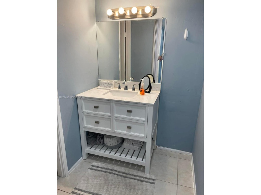 Great opportunity - Beach Condo for sale in Miami, Florida on Beachhouse.com