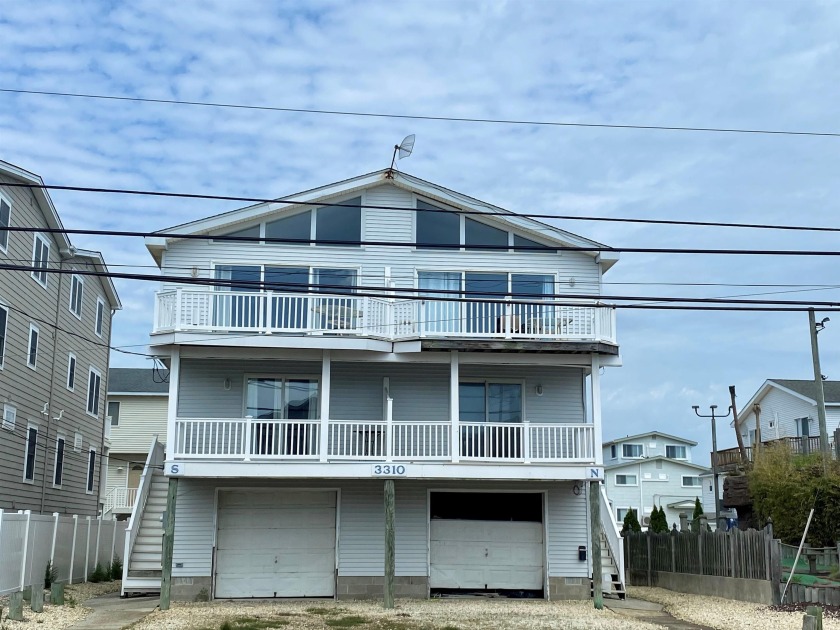 Steps to the bay and even fewer to the beach; this property is - Beach Townhome/Townhouse for sale in Sea Isle City, New Jersey on Beachhouse.com