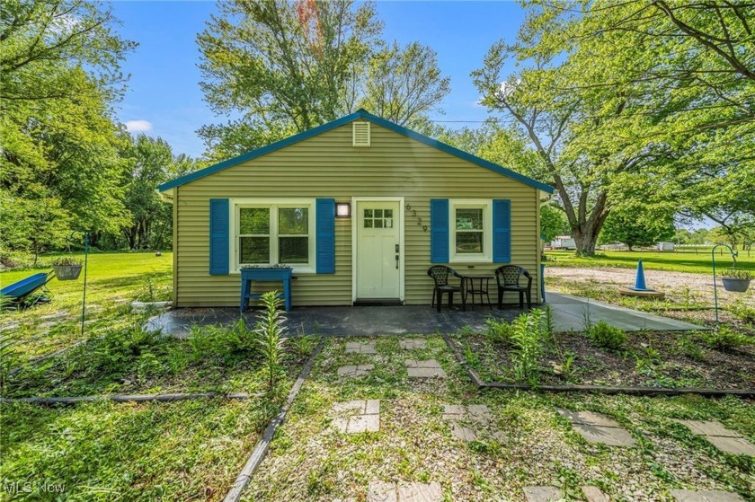 Welcome to this fully renovated 3-bedroom, 2-bath smart home - Beach Home for sale in North Kingsville, Ohio on Beachhouse.com