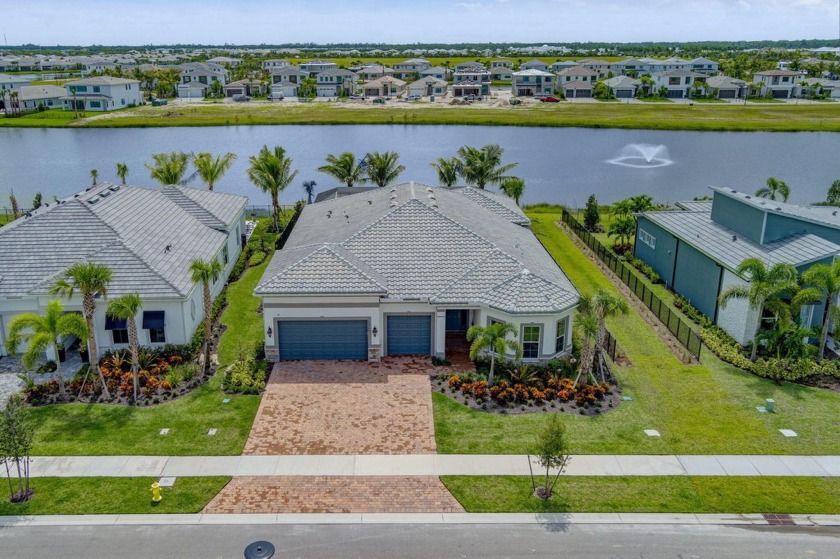 This beautiful welcoming home with 3-bedroom suites, office - Beach Home for sale in Palm Beach Gardens, Florida on Beachhouse.com