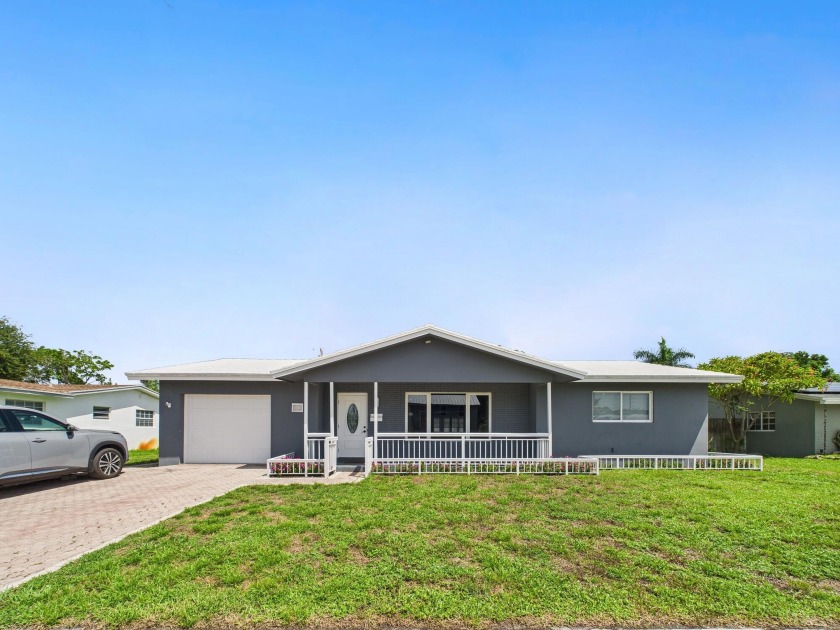 Prime East Boca Raton location just minutes from Mizner Park - Beach Home for sale in Boca Raton, Florida on Beachhouse.com