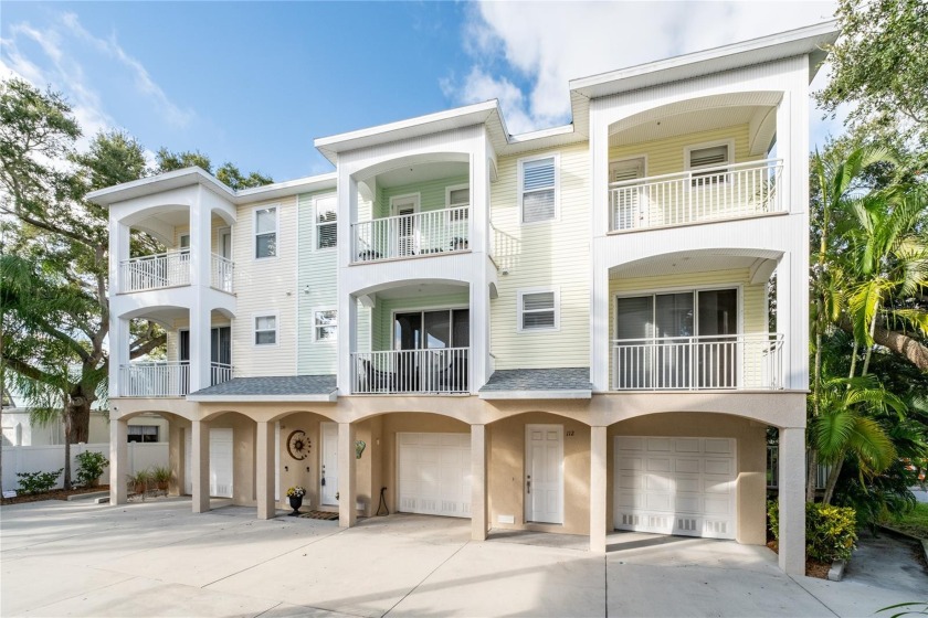 FABULOUS NEW PRICE!! Beautiful is just the beginning - Beach Townhome/Townhouse for sale in Indian Rocks Beach, Florida on Beachhouse.com