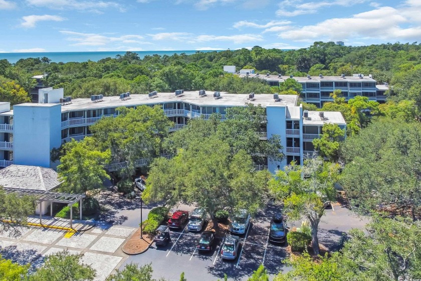This fully renovated top floor in elevator building, charming - Beach Condo for sale in Myrtle Beach, South Carolina on Beachhouse.com