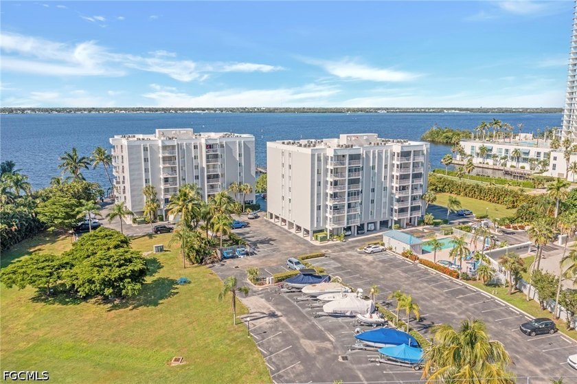 Experience relaxed waterfront living in this well-kept 2-bedroom - Beach Condo for sale in Fort Myers, Florida on Beachhouse.com
