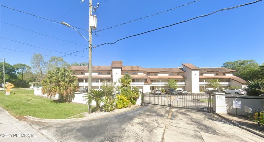 Welcome home to this beautiful two-story waterfront condo. The - Beach Condo for sale in Jacksonville, Florida on Beachhouse.com