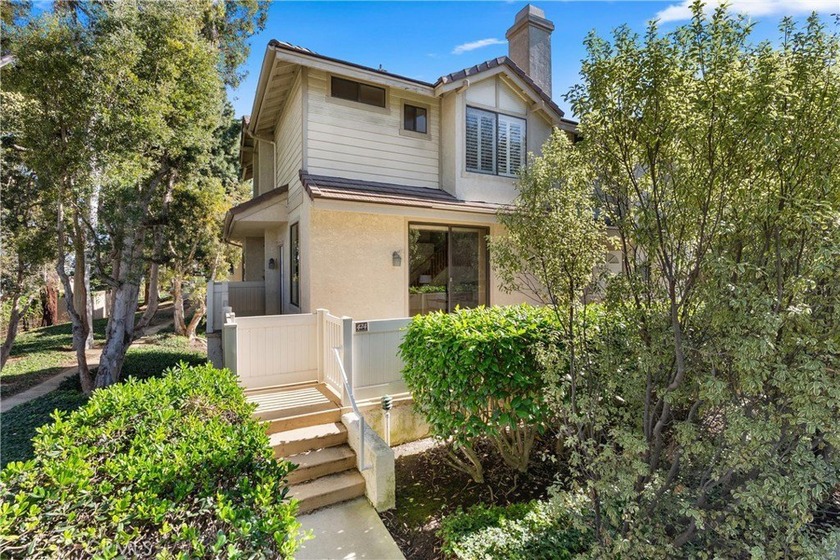 Tri-level end-unit townhome offers privacy, abundant natural - Beach Townhome/Townhouse for sale in Torrance, California on Beachhouse.com