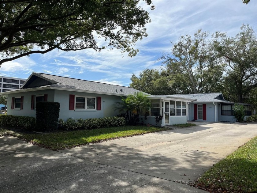 Clean & Immaculate......Pride of Ownership....  This 2 bedroom - Beach Condo for sale in Palm Harbor, Florida on Beachhouse.com