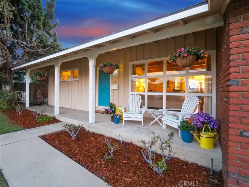 Welcome to this Charming Home in the Lower Hollywood Riviera - Beach Home for sale in Redondo Beach, California on Beachhouse.com