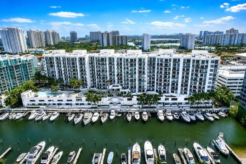 Uptown Marina Lofts high-floor condo boasts stunning views from - Beach Condo for sale in Aventura, Florida on Beachhouse.com