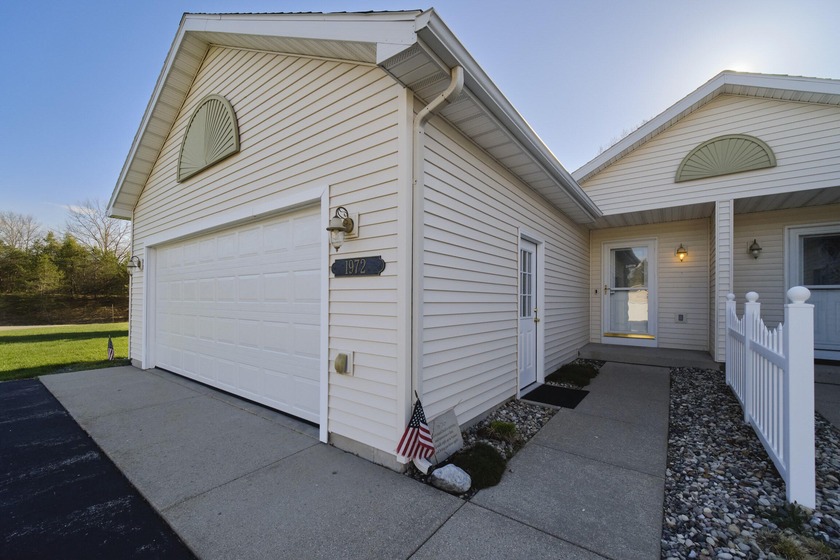 Well maintained 3 Bedroom 3 Bathroom condo located at the Pine - Beach Condo for sale in Manistee, Michigan on Beachhouse.com