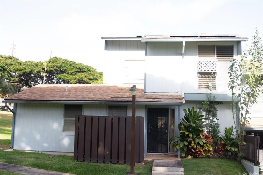 This split-level townhome with no one above or below, 4-bedroom - Beach Home for sale in Kapolei, Hawaii on Beachhouse.com