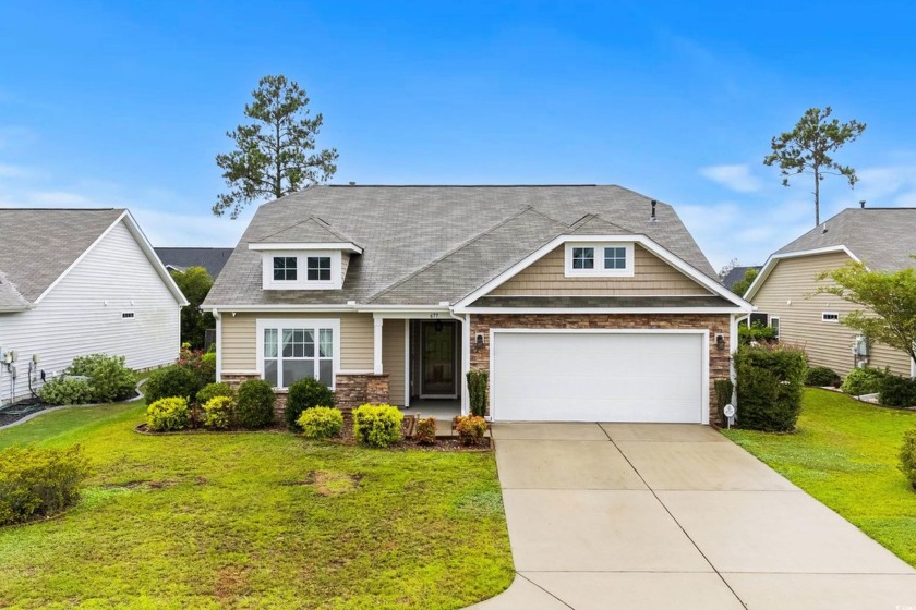 Charming 3-Bedroom, 2-Bath Ranch Home  with 2 car garage in - Beach Home for sale in Myrtle Beach, South Carolina on Beachhouse.com