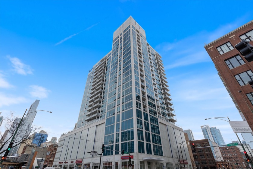 2 bd/2 ba in River North with jaw-dropping, unobstructed - Beach Home for sale in Chicago, Illinois on Beachhouse.com