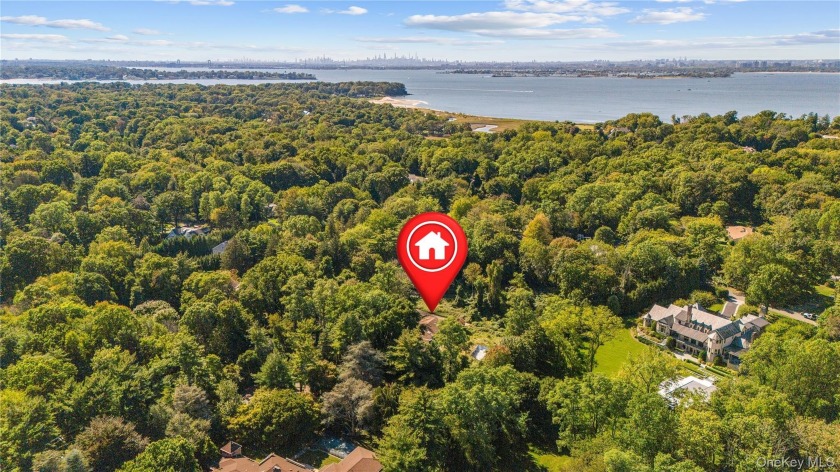 DEVELOPERS, VISIONARIES, AND BUILDERS! Welcome to 169 Middle - Beach Home for sale in Sands Point, New York on Beachhouse.com