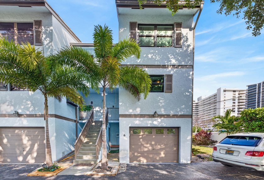 LIVE THE LIFESTYLE OF THE NEW POMPANO BEACH IN THIS 3BED/3.5 - Beach Townhome/Townhouse for sale in Pompano Beach, Florida on Beachhouse.com
