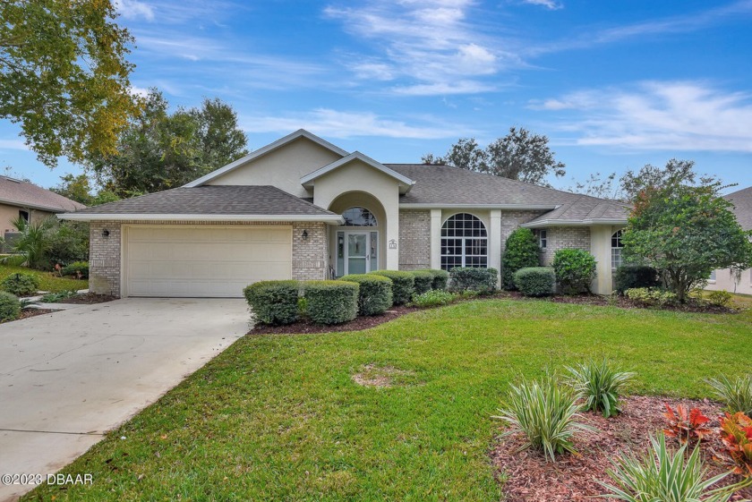 INCREDIBALE OPPORTUNITY TO OWN THIS  4BR, 2BA POOL home is - Beach Home for sale in Ormond Beach, Florida on Beachhouse.com
