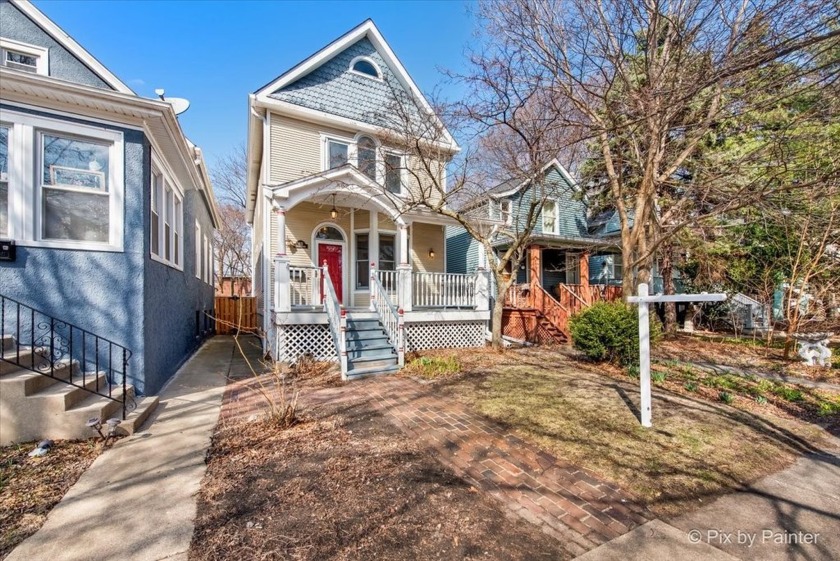 Charming Victorian-Style Home in Prime Lincoln School District - Beach Home for sale in Evanston, Illinois on Beachhouse.com