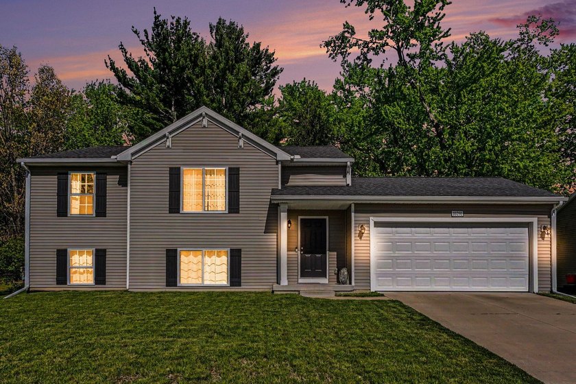 Built in 2020, this 3-bedroom, 2-bathroom bi-level home with 2 - Beach Home for sale in Bridgman, Michigan on Beachhouse.com
