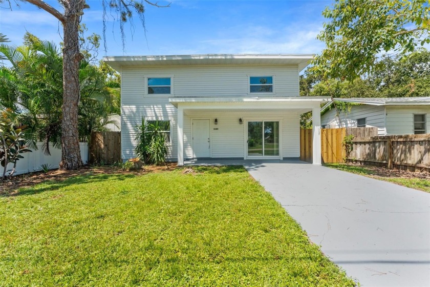 One or more photos have been virtually staged. Welcome to the - Beach Home for sale in Gulfport, Florida on Beachhouse.com