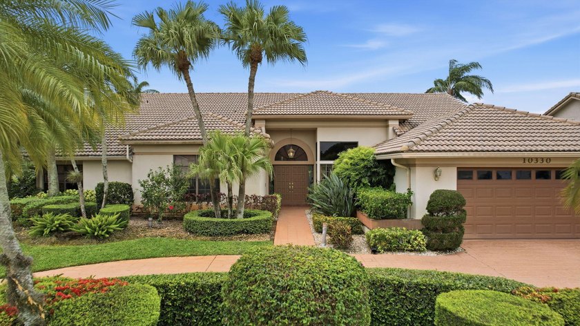 Premier golf course residence with pool on the 18th fairway - Beach Home for sale in Boca Raton, Florida on Beachhouse.com