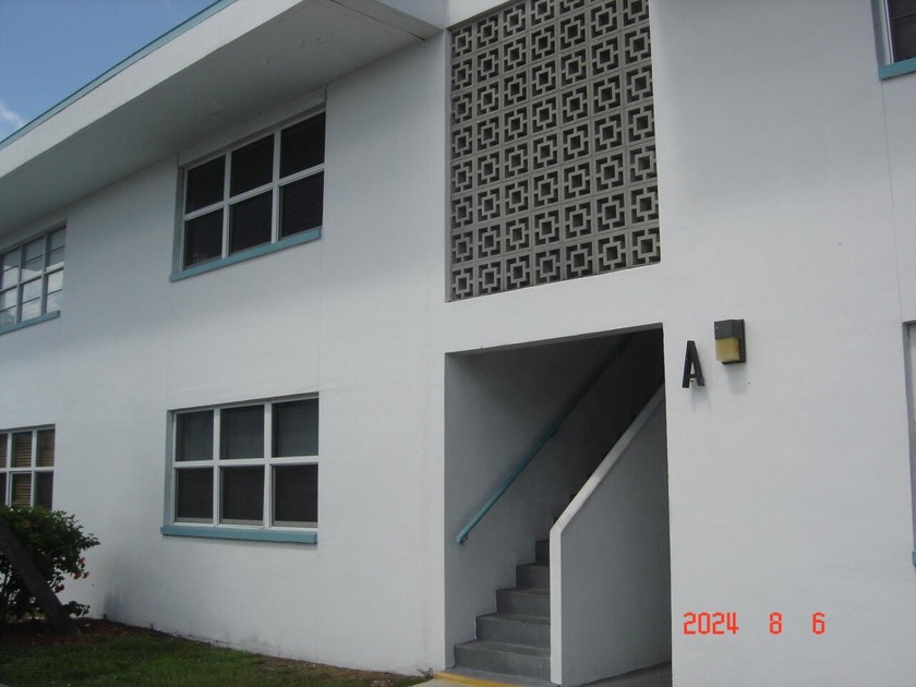 Well maintained condo and complex.  This 1 bedroom 1 bathroom - Beach Condo for sale in Cape Canaveral, Florida on Beachhouse.com