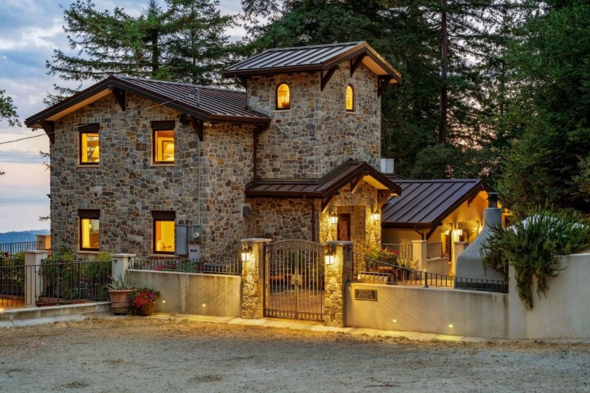 High above Silicon Valley, where the Santa Cruz Mountains meet - Beach Home for sale in Los Gatos, California on Beachhouse.com