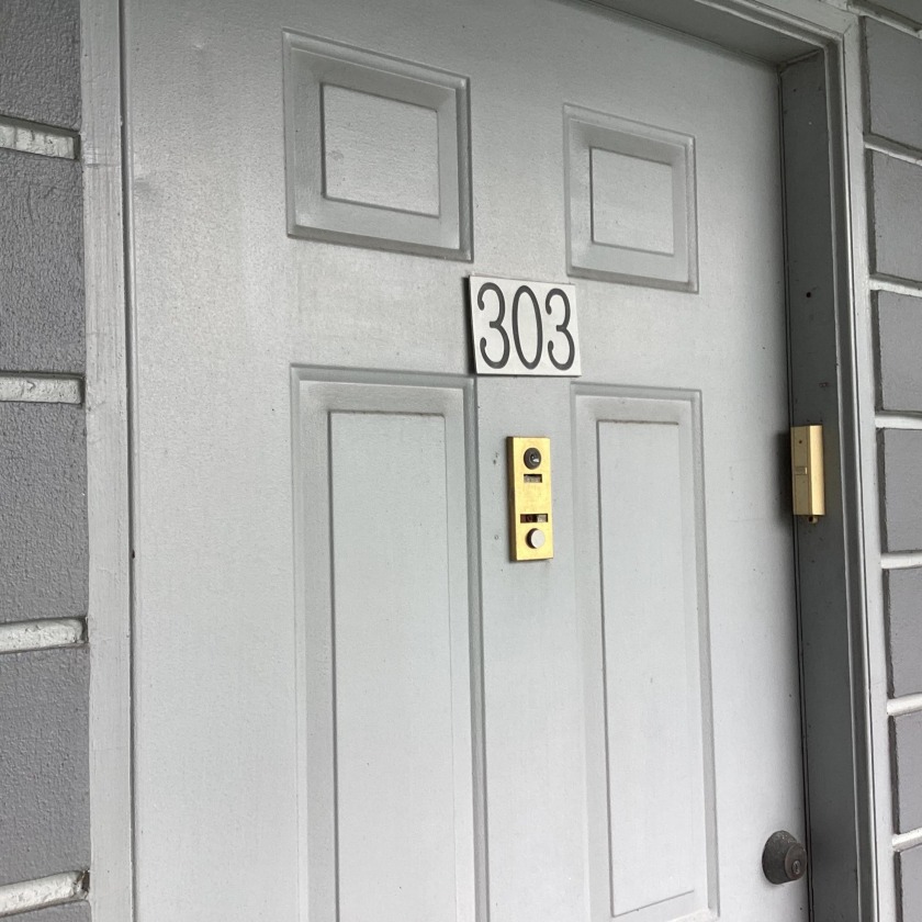 IMMACULATE 2BDRM 2 BATH ELEVATOR BUILDING FURNISHED CORNER UNIT - Beach Condo for sale in Delray Beach, Florida on Beachhouse.com