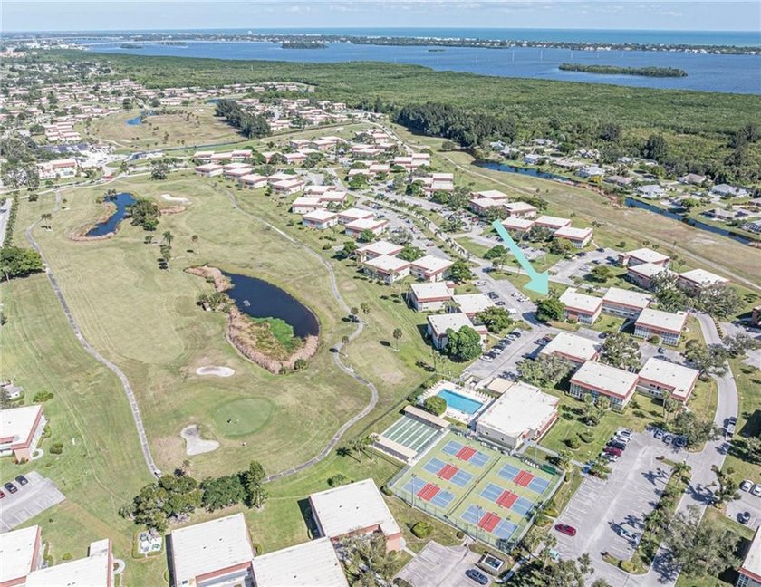 Desirable turnkey + highly sought-after 2 bed, 2 bath - Beach Condo for sale in Vero Beach, Florida on Beachhouse.com