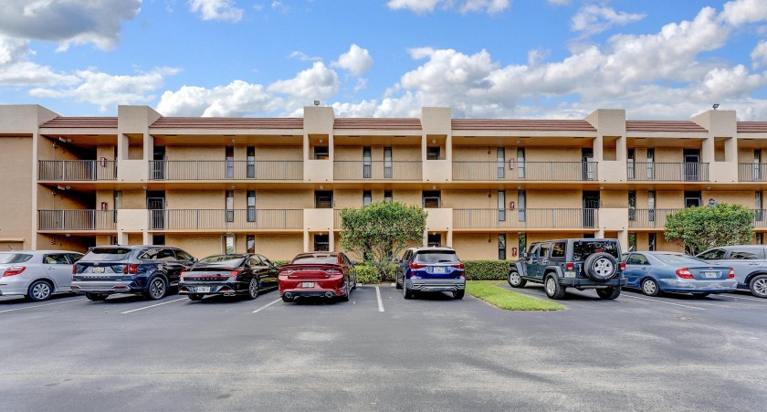 Experience an active, amenity-rich lifestyle in this beautiful - Beach Condo for sale in Margate, Florida on Beachhouse.com