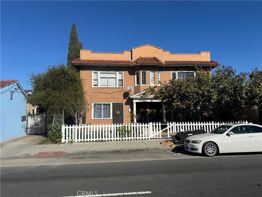 A great opportunity to acquire this four-unit apartment building - Beach Townhome/Townhouse for sale in Long Beach, California on Beachhouse.com