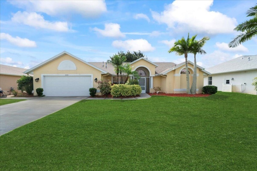 Location Location Location !!!!! MOTIVATED SELLERS  bring an - Beach Home for sale in Melbourne, Florida on Beachhouse.com